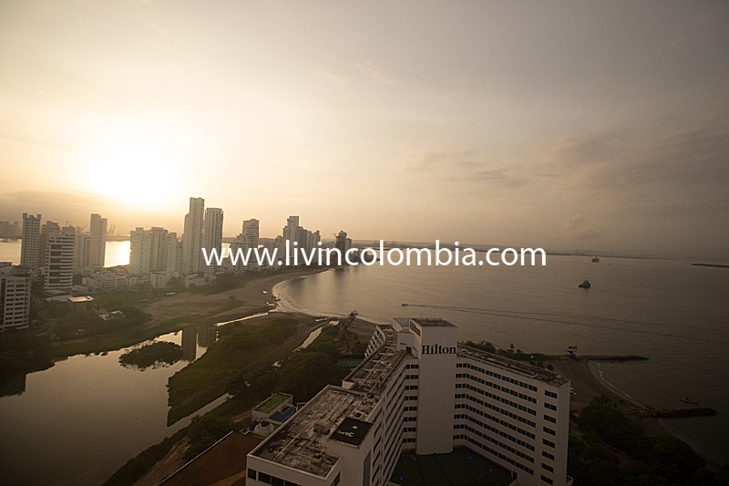 2307CON - Riviera Sunrise Beach - Al frente de la playa y vista panoramica 