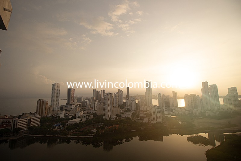 2307CON - Riviera Sunrise Beach - Al frente de la playa y vista panoramica 